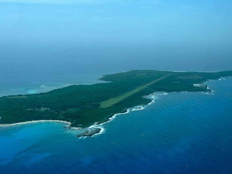 Biólogos, ambientalistas y defensores de derechos humanos han expresado su desacuerdo con la construcción de la cárcel en Islas del Cisne.