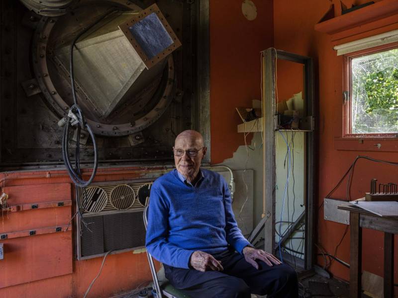 En mayo de 1964, Robert Wilson usó la antena Holmdel Horn en Nueva Jersey para escuchar el último suspiro del Big Bang.