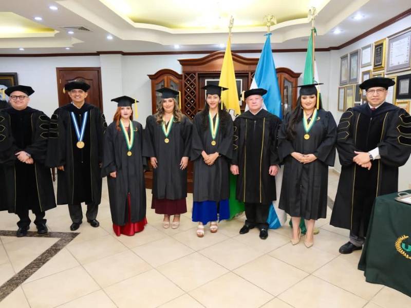 La Universidad Tecnológica de Honduras (UTH) el viernes 23 de junio graduó a más de 200 talentosos estudiantes provenientes de diversas disciplinas, entre licenciaturas, ingenierías y maestrías.