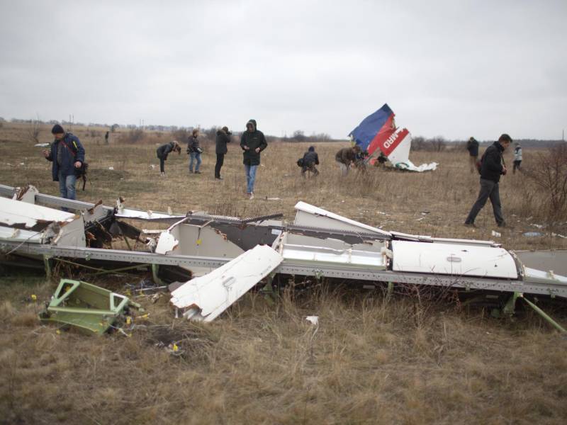El vuelo MH17 de Malaysia Airlines fue derribado por un misil el 14 de noviembre de 2014 matando a 298 pasajeros y miembros de la tripulación.