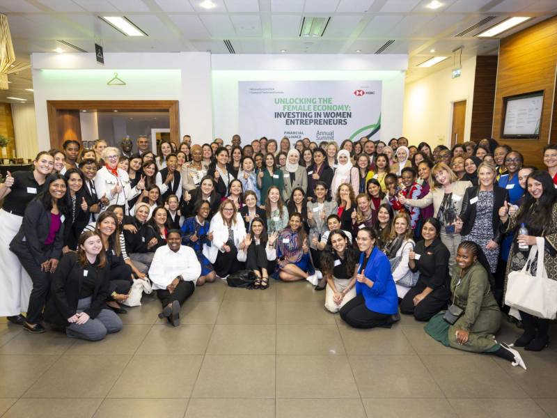 Grupos de mujeres de diferentes países que asistieron como representantes a la Cumbre Anual 2024.