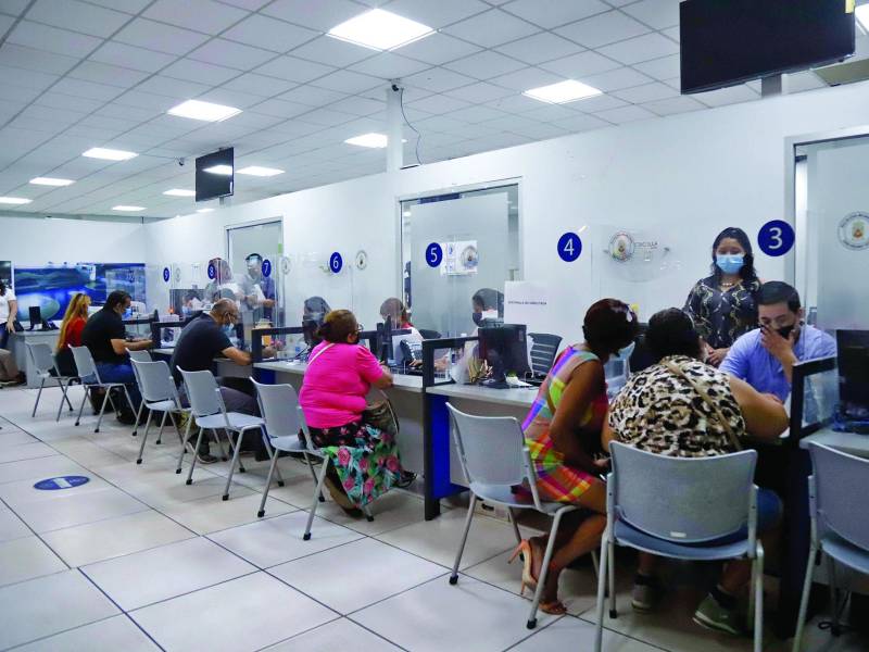 Si usted quiere realizar trámite presencial debe recurrir a las oficinas en Galerías.