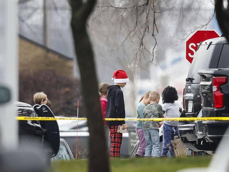 Las autoridades identificaron a la estudiante Natalie Rupnow, de 15 años, como la perpetradora del tiroteo en una escuela cristiana en Madison (Wisconsin, Estados Unidos) en el que murieron tres personas, incluida la agresora, informó este lunes la policía.