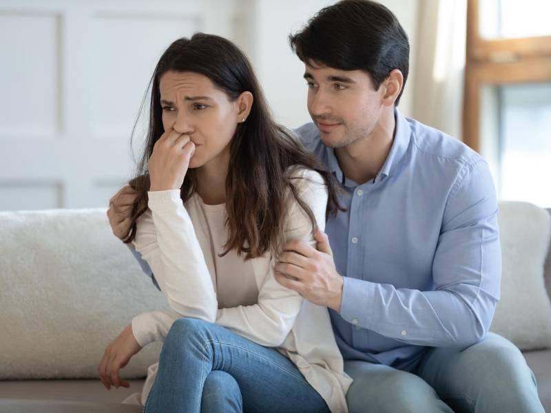 Se siente “mal tercio” entre su actual novia y su ex