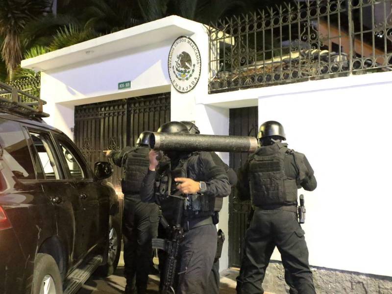 Diversos líderes políticos de Latinoamérica han expresado su repudio a la irrupción violenta de la Policía de Ecuador en la Embajada de México en Quito, que terminó con la detención del exvicepresidente ecuatoriano Jorge Glas, quien se encontraba refugiado en dicha sede tramitando asilo político.