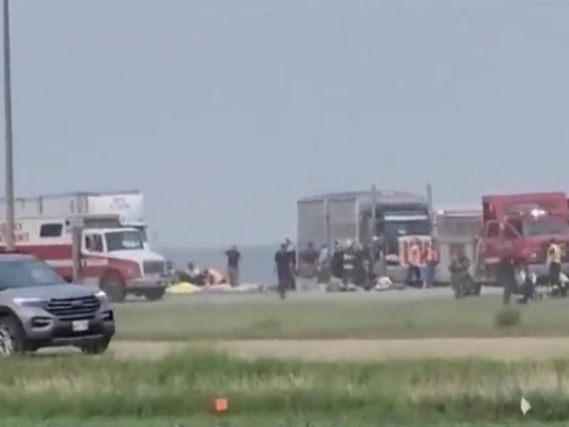 La Policía todavía no ha entrevistado al conductor del microbús, que sobrevivió el accidente, pero sí al del camión.