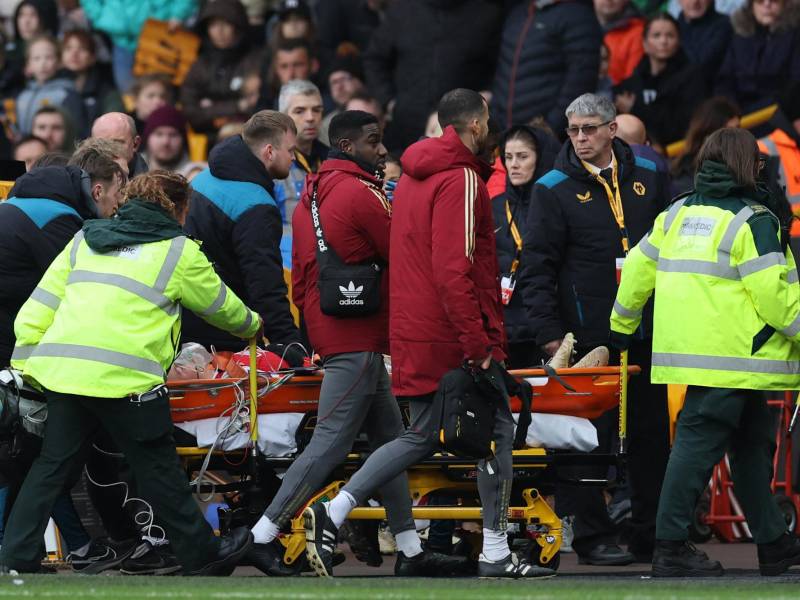 Este fin de semana el fútbol en Inglaterra vivió un gran susto luego de que una futbolista colapsara en pleno partido.