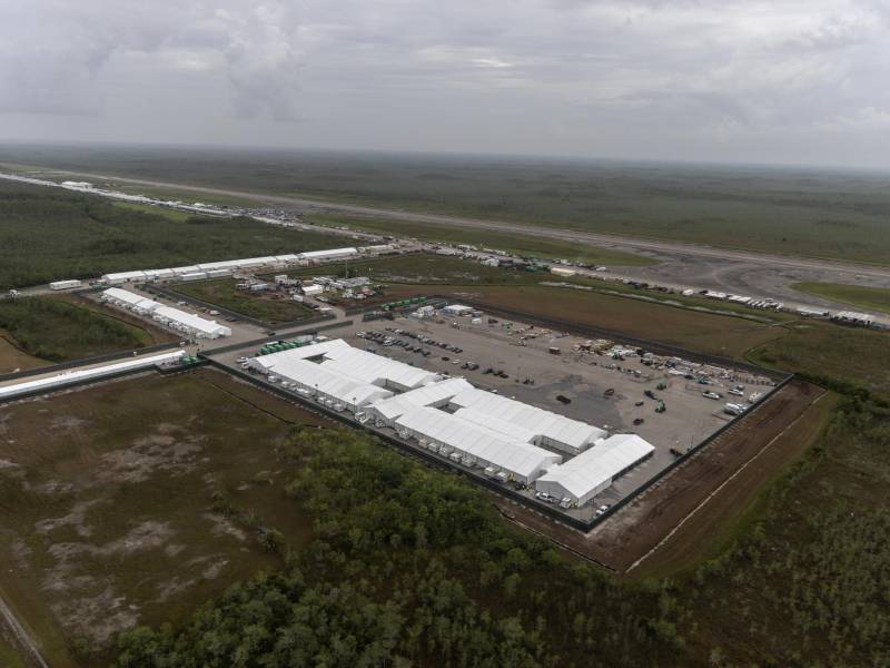La Administración Trump planea duplicar el espacio de detención para inmigrantes. Un nuevo centro en Florida.