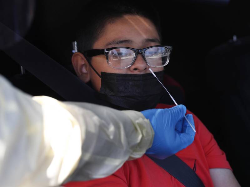 Los contagios de covid se multiplican en todo el mundo en nueva oleada de la pandemia.