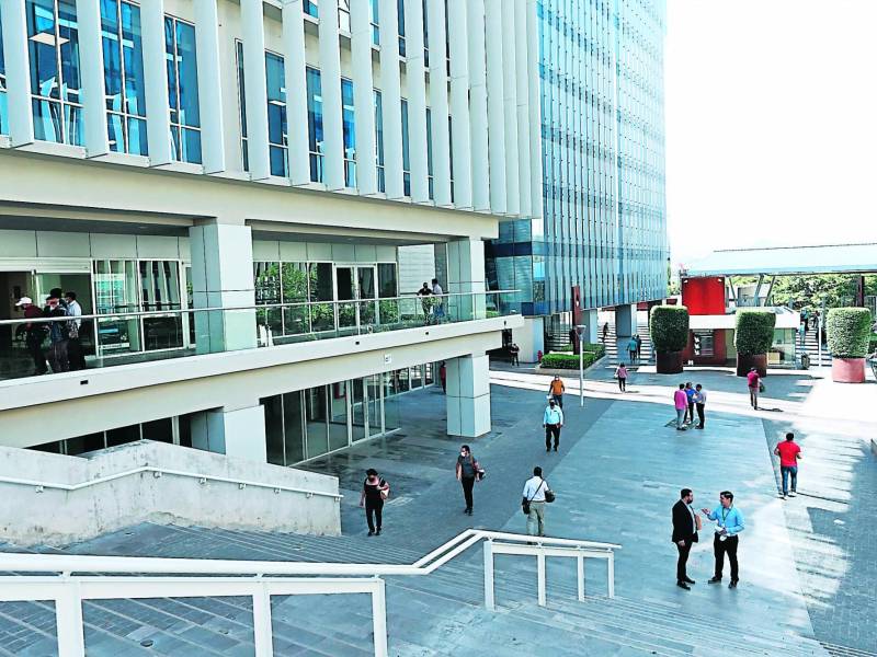 Una buena parte del presupuesto es destinada a sueldos y salarios de burócratas.