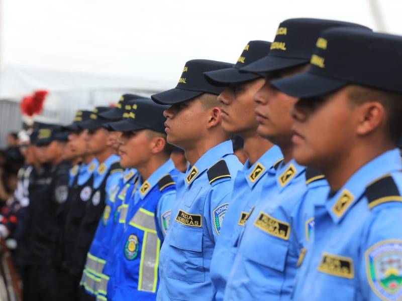 CN aprobó ascensos para varios oficiales de la Policía Nacional