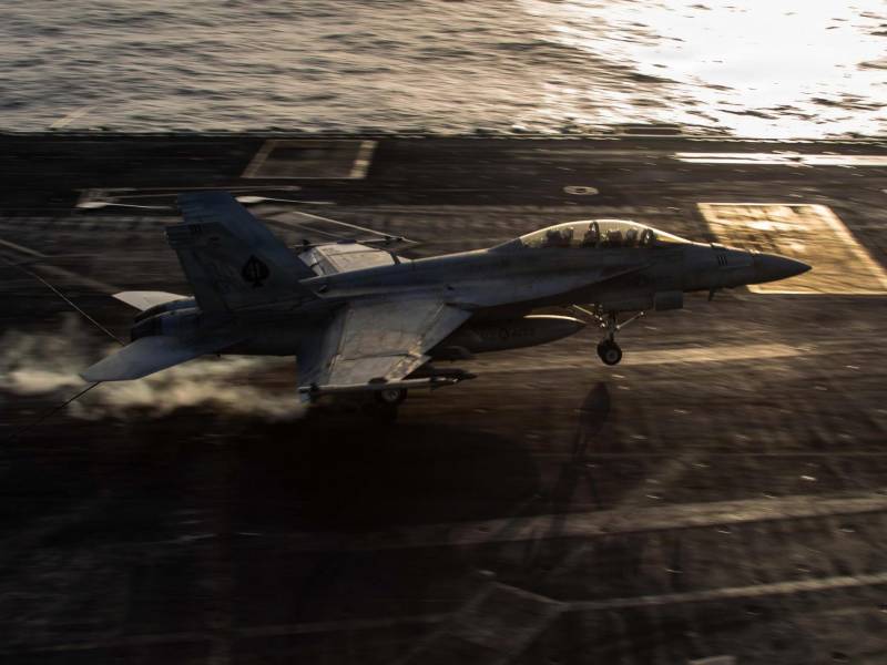 Operaciones de vuelo en el USS Abraham Lincoln