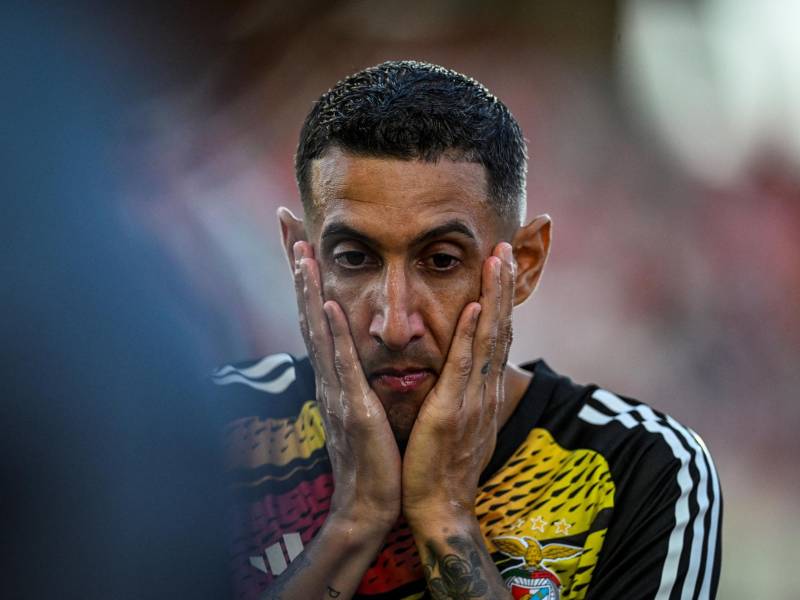 Familiares del futbolista Ángel Di María, jugador de la selección argentino, fueron amenazados en la madrugada de este lunes mediante una nota intimidatoria arrojada en el barrio cerrado donde residen, a las afueras de la ciudad de Rosario.