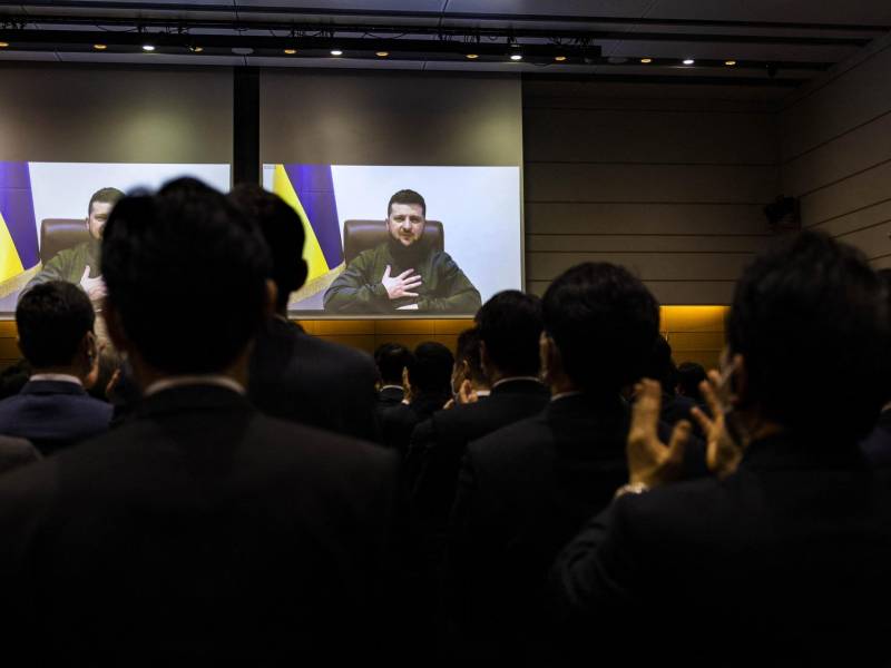 El presidente ucraniano y la OTAN han formulado fuertes advertencias a Rusia por la eventual utilización de armas químicas o biológicas.