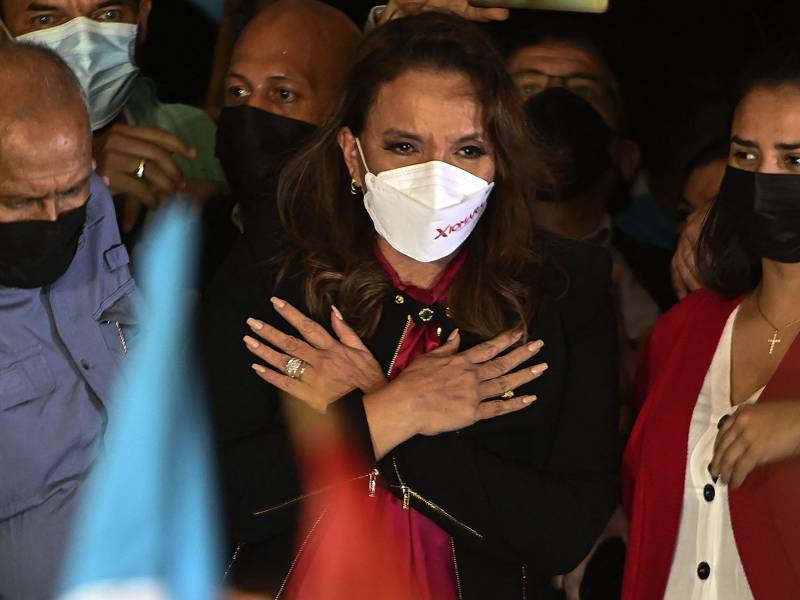 La presidenta electa de Honduras, Xiomara Castro, asiste a una vigilia en el congreso hondureño en Tegucigalpa el pasado 22 de enero.