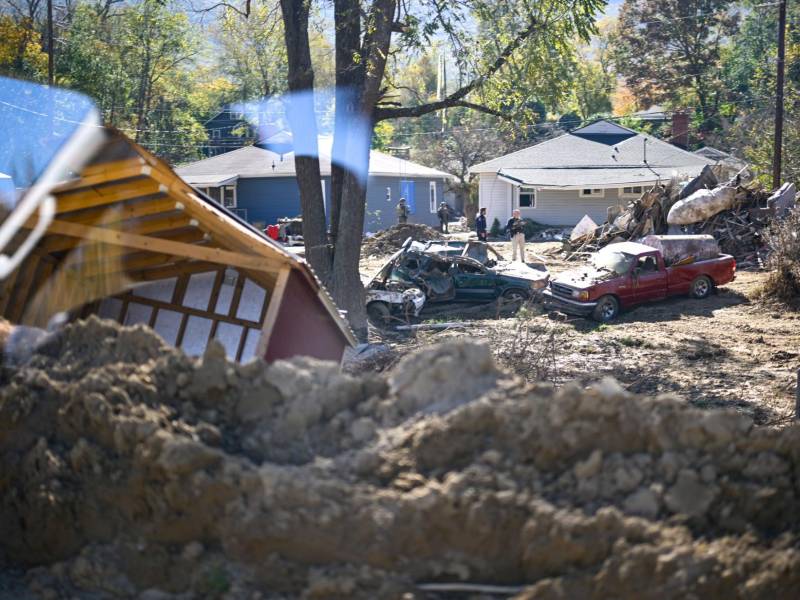 La localidad de Swannanoa se recupera de la devastación causada por el huracán Helene.