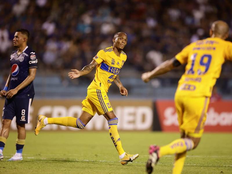 Error de Licona y Quiñones abrió el marcador en el Motagua- Tigres