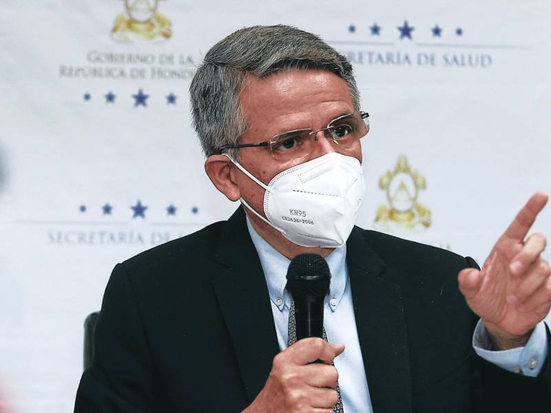 <b><span class=mln_uppercase_mln>Autoridad.</span></b> El ministro José Manuel Matheu espera en próximas semanas abastecer de medicamentos.<span class=mln_uppercase_mln> </span>