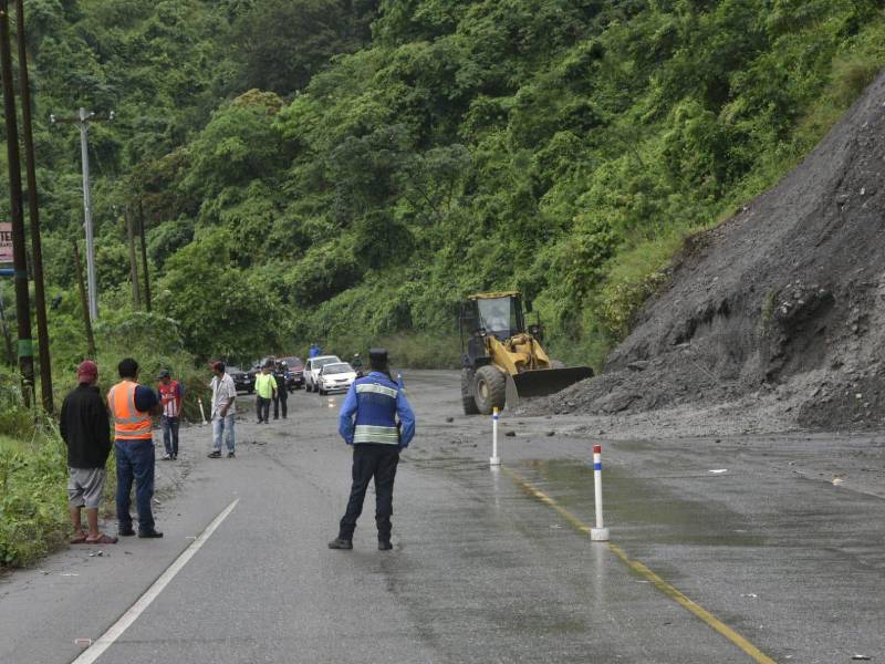 Carretera hacia el occidente.