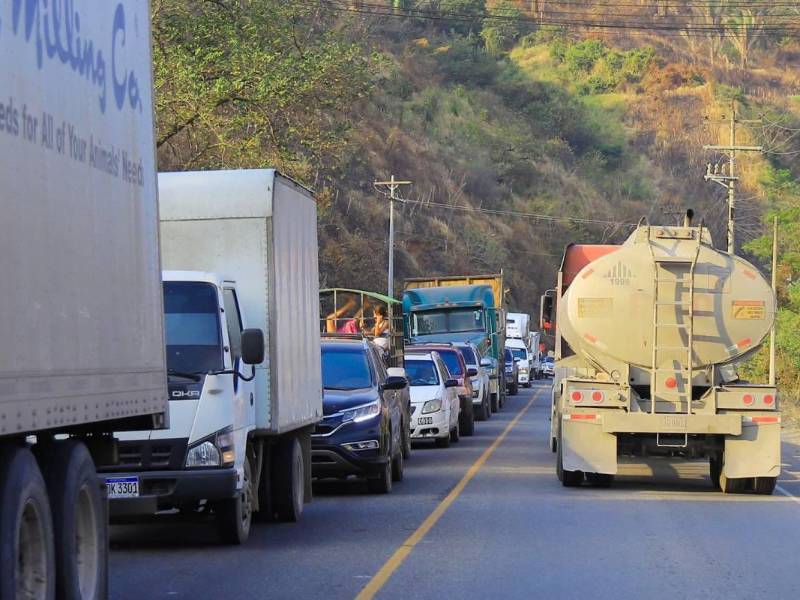 La CA-4 es una arteria vital que conecta con Puerto Cortés, principal puerto de Honduras, y sirve como corredor logístico hacia Guatemala y El Salvador.