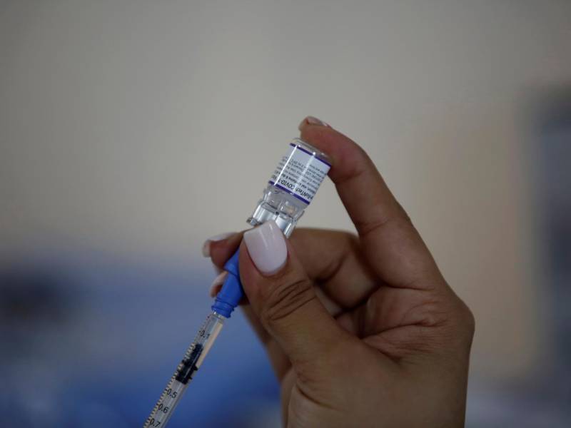 Las autoridades sanitarias de Panamá habían establecido un periodo de seis meses para aplicar la dosis de refuerzo tras la segunda. EFE