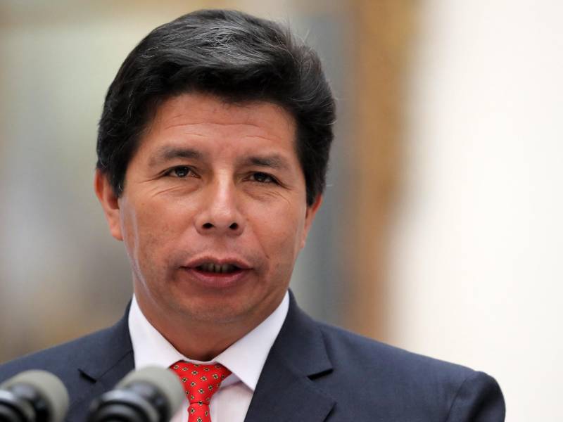 El destituido presidente de Perú, Pedro Castillo, afirmó estar “injustamente detenido” en su primer audiencia judicial tras su arresto por el fallido golpe de Estado.