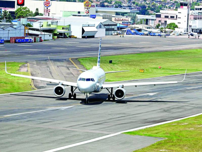 El aeropuerto de Toncontín dejará de operar vuelos internacionales en las próximas semanas.