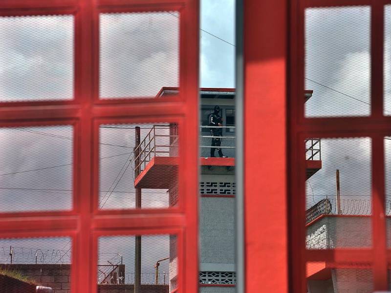 La licitación se inició con doce empresas.