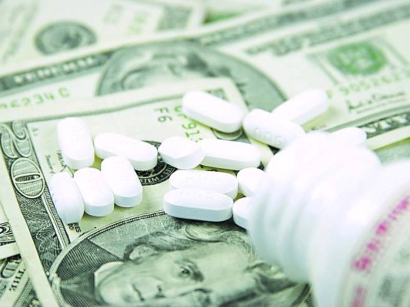 Según el Colegio Químico Farmacéutico, en el país operan 1,704 farmacias, 240 droguerías y 18 laboratorios.