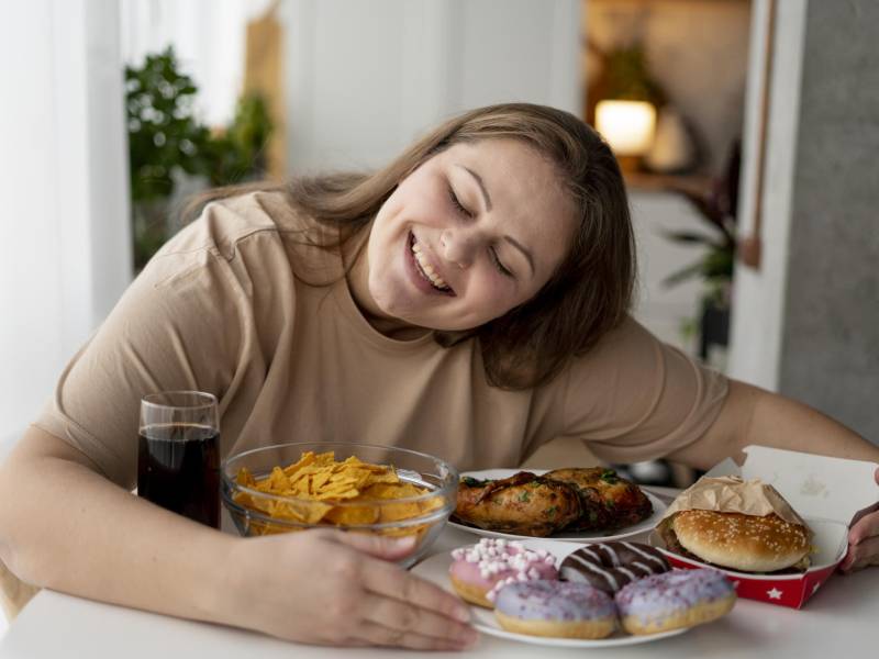 La ansiedad por comer puede afectar los niveles de glucosa. La práctica de técnicas de relajación es clave.