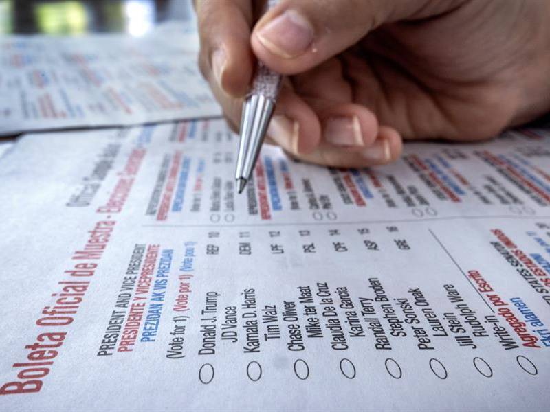 El resultado de Dixville Notch da la razón a las encuestas que muestran un empate técnico entre Trump y Kamala en los estados más importantes en estos comicios.