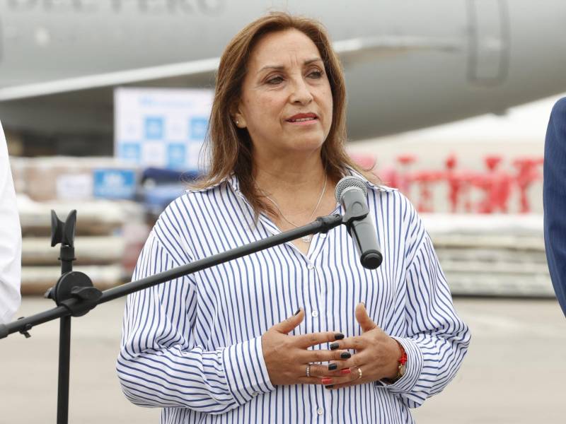La presidenta Boluarte pidió al Congreso aprobar el adelanto de elecciones para poner fin a la crisis política en Perú.