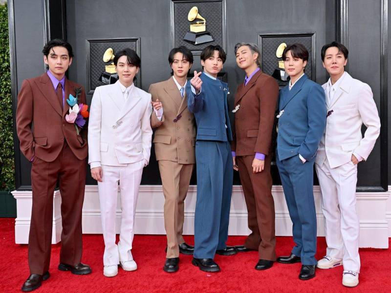 Los cantantes de pop coreano, BTS, anunciaron recientemente una pausa en su carrera con el fin de que cada uno de sus integrantes pueda enfocarse en sus carreras individualmente, aunque aseguran que van a trabajando en diversos proyectos juntos.