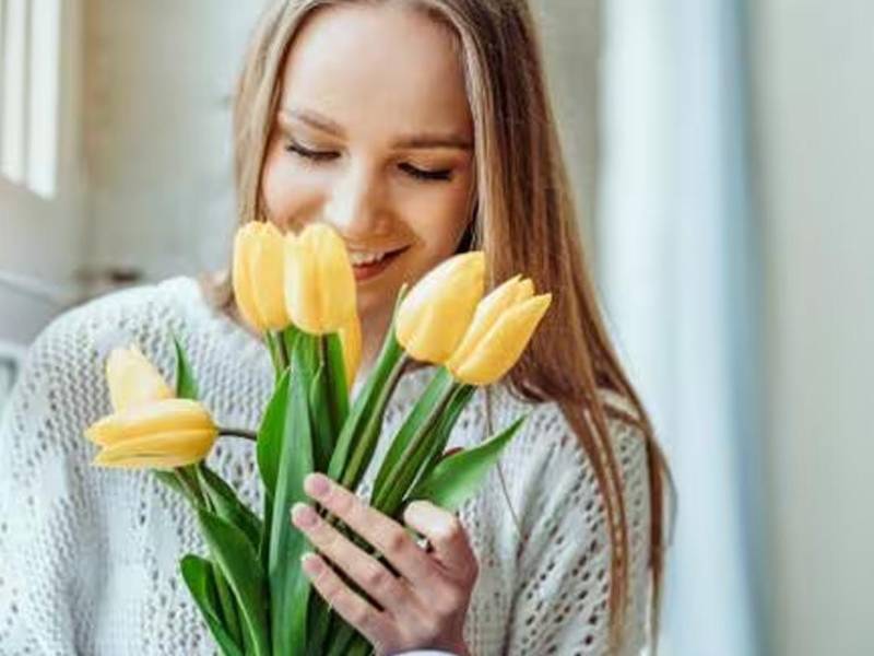 El 21 de marzo de 2024 se celebra el Día de las Flores Amarillas. Esta festividad es una ocasión para celebrar la belleza de la naturaleza, la esperanza en el futuro y la renovación del espíritu humano.