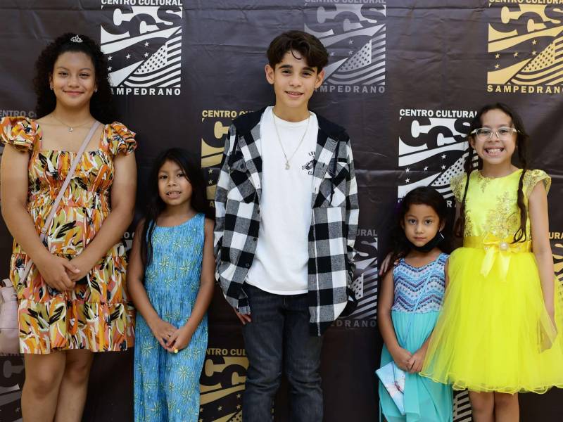 Farah Zavala, Danna Vega, Daniel Isaula, Antonella Barahona, Jimena Vega