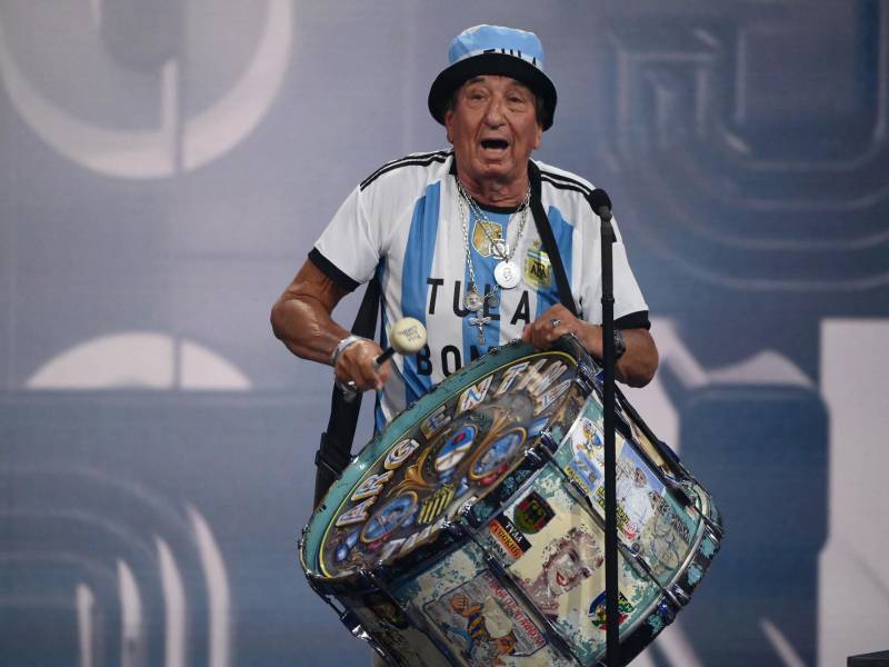 “El <b>Tula</b>” celebró los títulos mundiales de Argentina-1978, México-1986 y Qatar-2022.