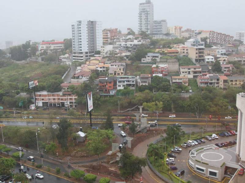 Una tarde con lluvia en Tegucigalpa, capital de Honduras.