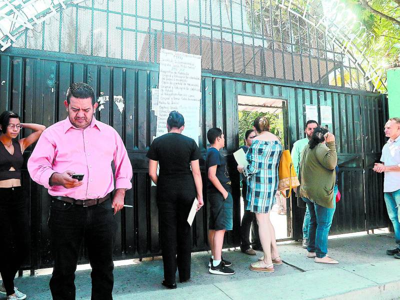 Los centros educativos a nivel nacional reabrirán sus puertas esta semana para comenzar a inscribir a los estudiantes.