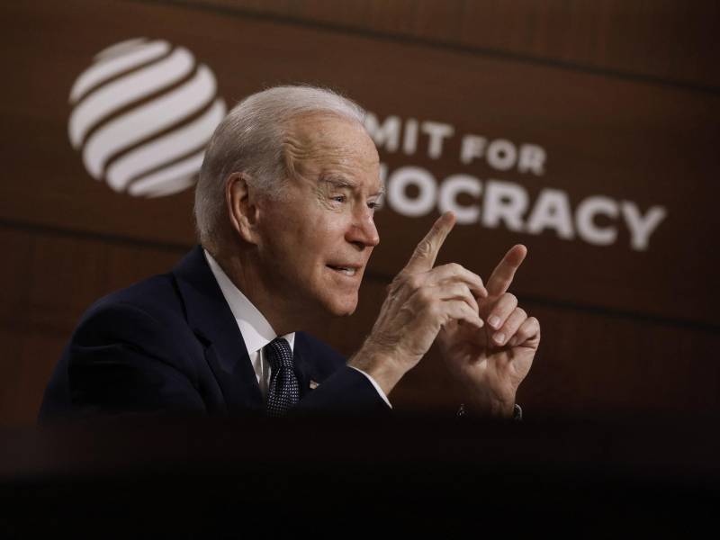 Biden enfureció a China y a Rusia al dejarlos fuera de la gran cumbre de las democracias a las que invitó a un centenar de países.