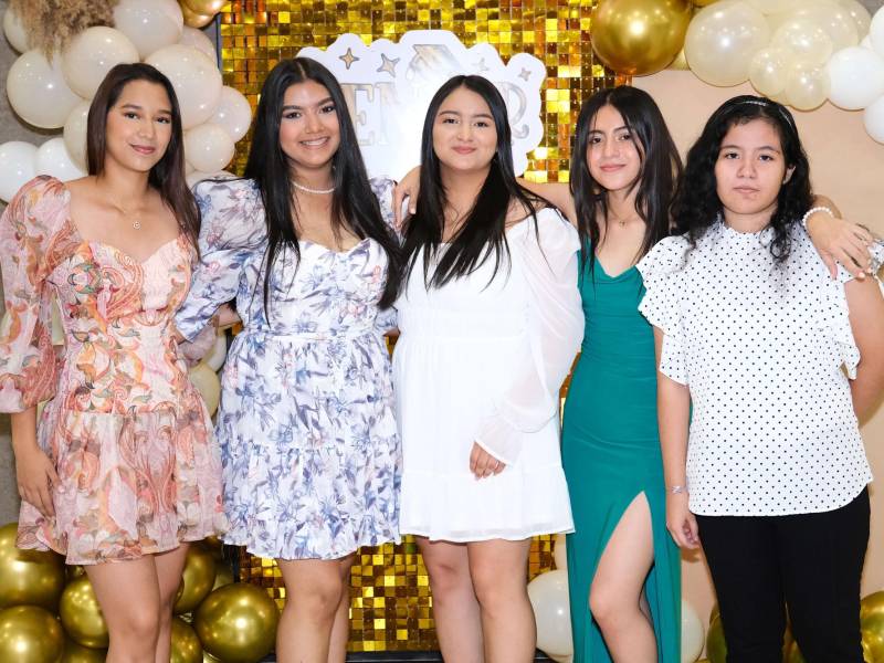 Los seniors del Instituto Tecnológico de Excelencia Educativa (ITEE) celebraron un amistoso desayuno, en donde el buen ánimo predominó hasta el mediodía. Fotografías, exquisita comida y divertidas pláticas fueron parte de una jornada matutina que significan la previa de una graduación que está próxima. Un total de 114 futuros universitarios serán parte de la promoción 2023.