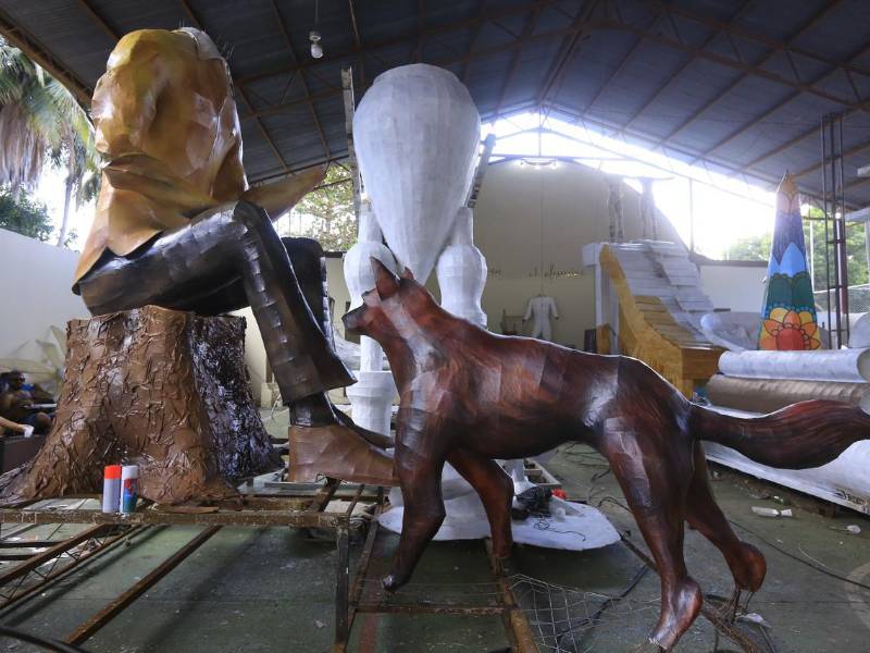 En la lista de esculturas está el cadejo, una figura de una leyenda de los pueblos del interior.