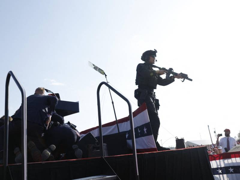 El Servicio Secreto de EEUU enfrenta duras críticas por el fallo de seguridad durante un atentado contra Trump.