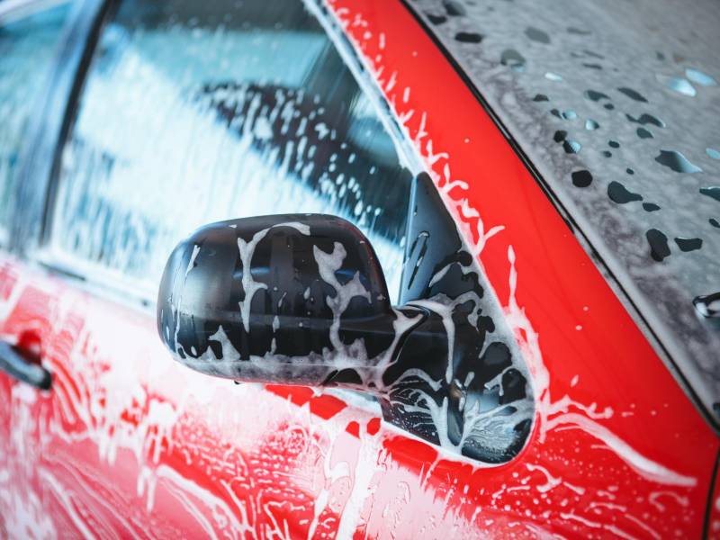 No debemos usar productos químicos en el lavado ya que podrían estropear la pintura.