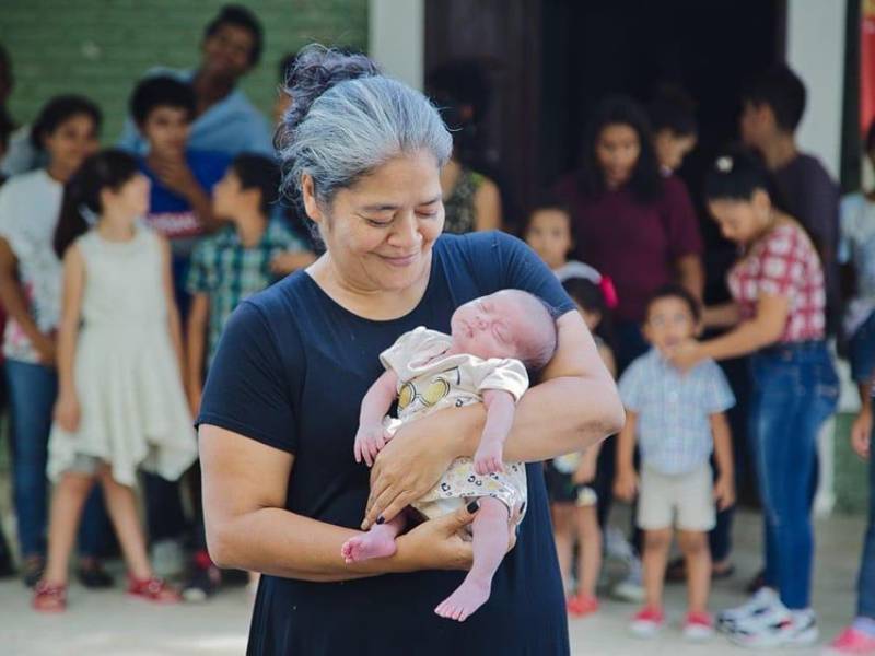 En lo que respecta a las mujeres al frente del hogar, el 24,4% trabaja por cuenta propia, mientras que el 18,4% lo hacen como asalariadas, según el Conadeh.
