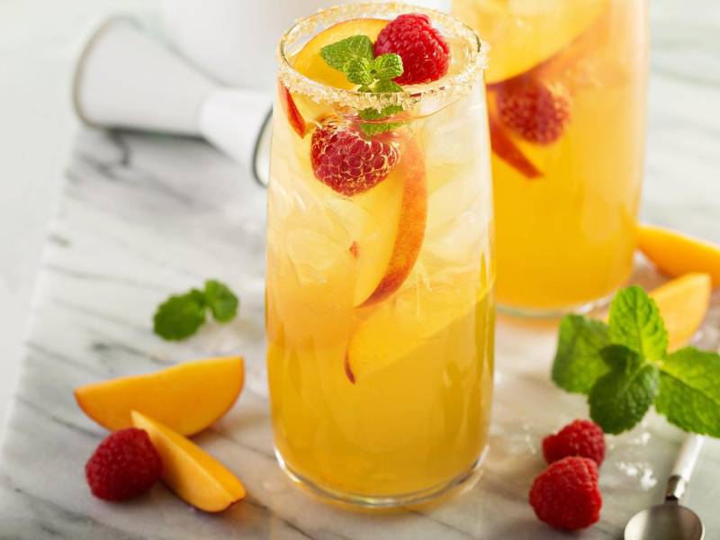 ¡Que estas bebidas añadan un toque de alegría y exquisitez a sus celebraciones de fin de año!