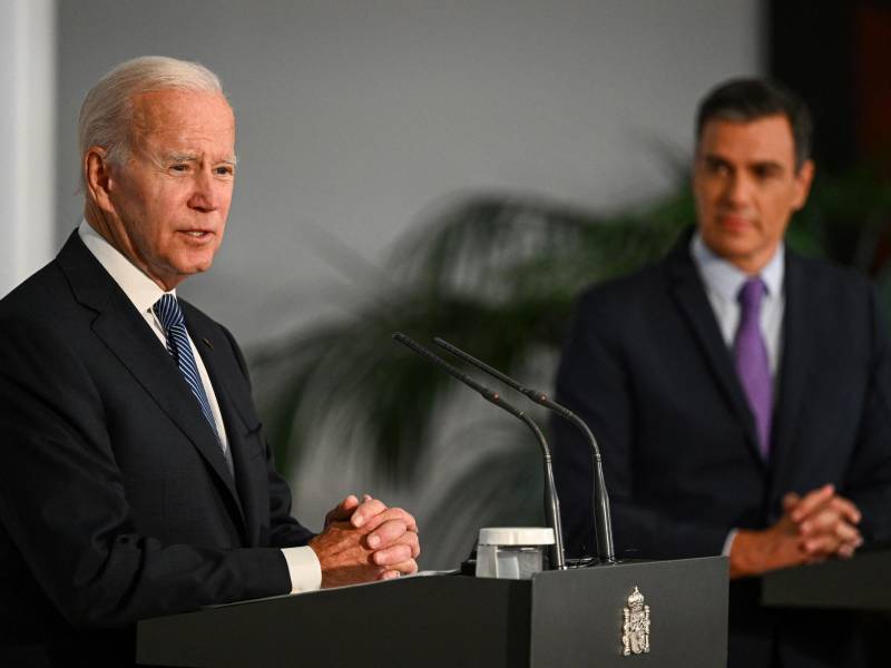 Biden se reunió con el primer ministro de España, Pedro Sánchez, en un encuentro en el que trataron el tema migratorio.