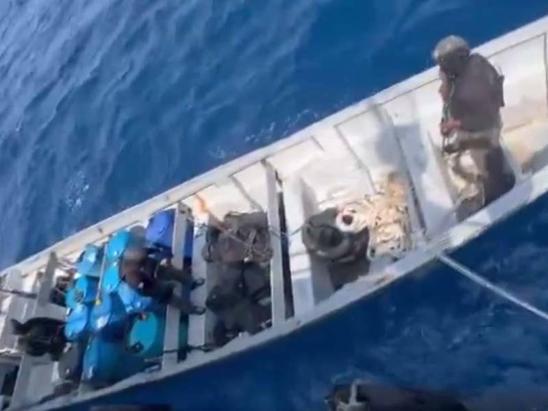 La Fuerza Naval requerieron la embarcación en el mar Caribe hondureño con cocaína.
