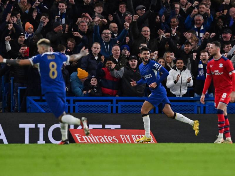 Chelsea propina goleada y avanza a la siguiente ronda en la FA Cup