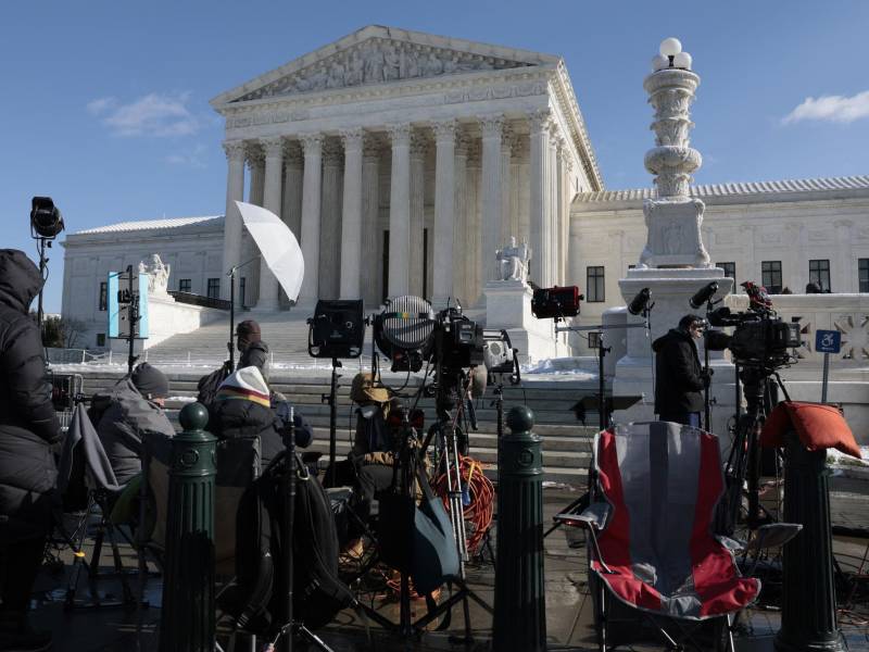 El supremo examina la política migratoria de Biden con casos de dos indocumentados encarcelados por varios meses tras solicitar asilo.