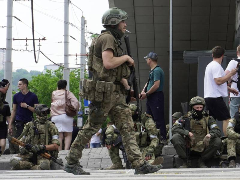 El grupo paramilitar ruso Wagner, dirigido por Yevgueni Prigozhin, se alzó el viernes contra el ejército regular y sus milicianos tomaron posiciones en varias regiones, confrontando al presidente Vladimir Putin a una grave crisis en pleno conflicto de Ucrania